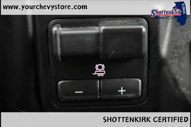 Used 2021 White GMC SLT image 41