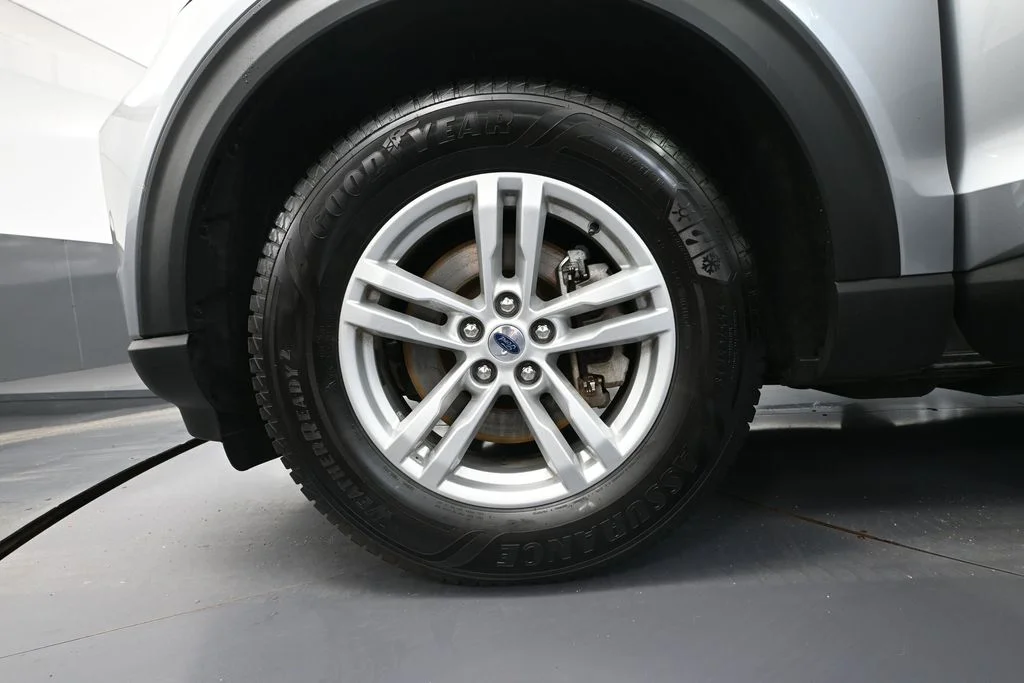 Used 2022 Silver Ford Base image 16
