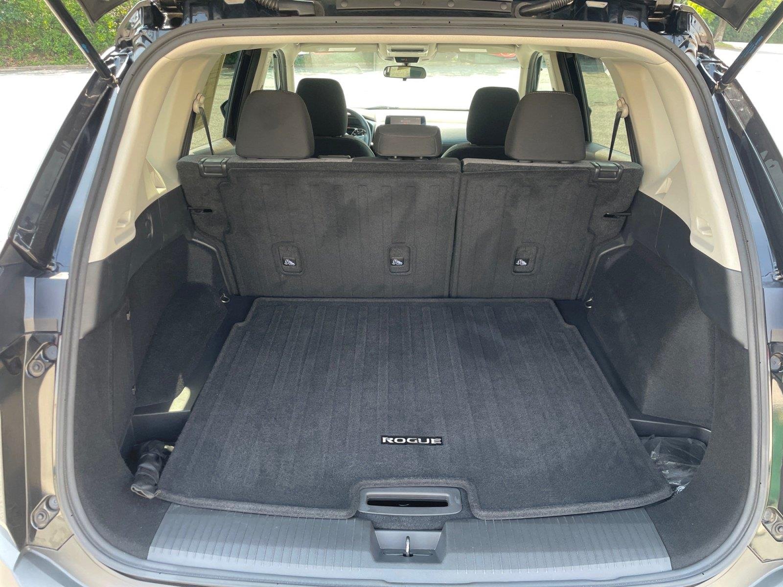 Used 2021 Super Black Nissan S image 16