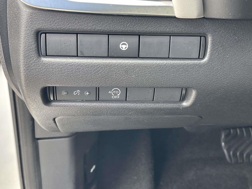 Used 2024 Silver Ford XLT image 48