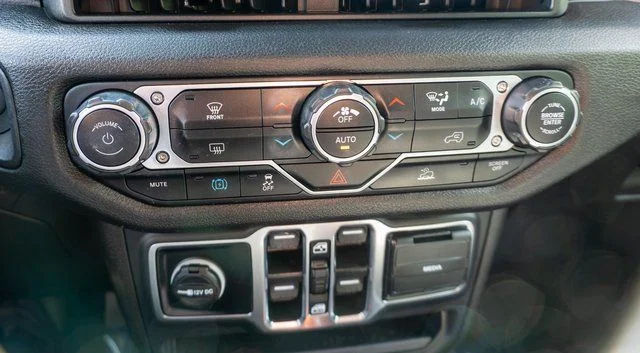 Used 2024 Black Jeep Sport S 4xe image 27