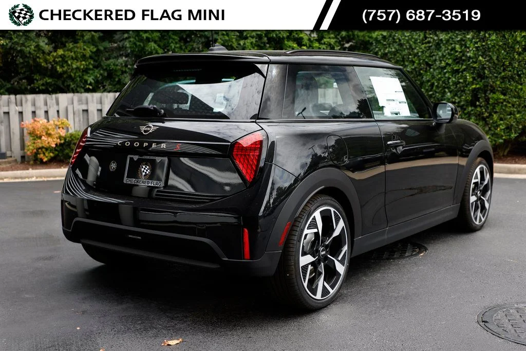 Used 2025 Midnight Black II MINI Signature image 8