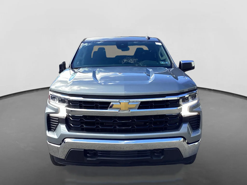Used 2024 Sterling Gray Metallic Chevrolet LT (2FL) image 2