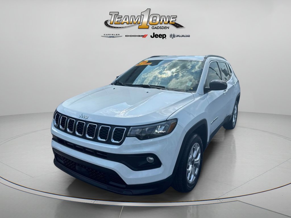 Used 2025 Bright White Clearcoat Jeep Latitude image 5