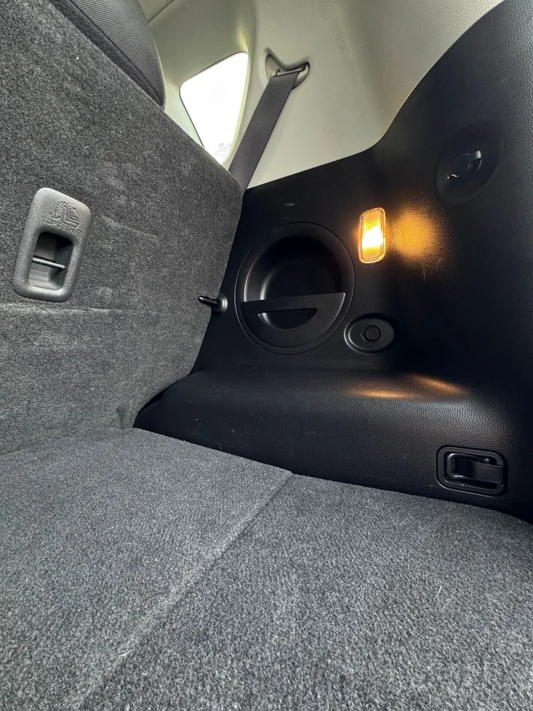 Used 2014 Alien II Kia Base image 12