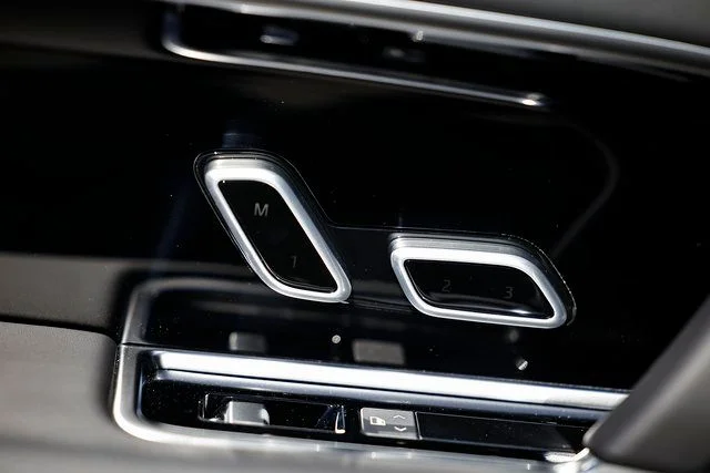 2025 Land Rover Range Rover SE - Photo 25