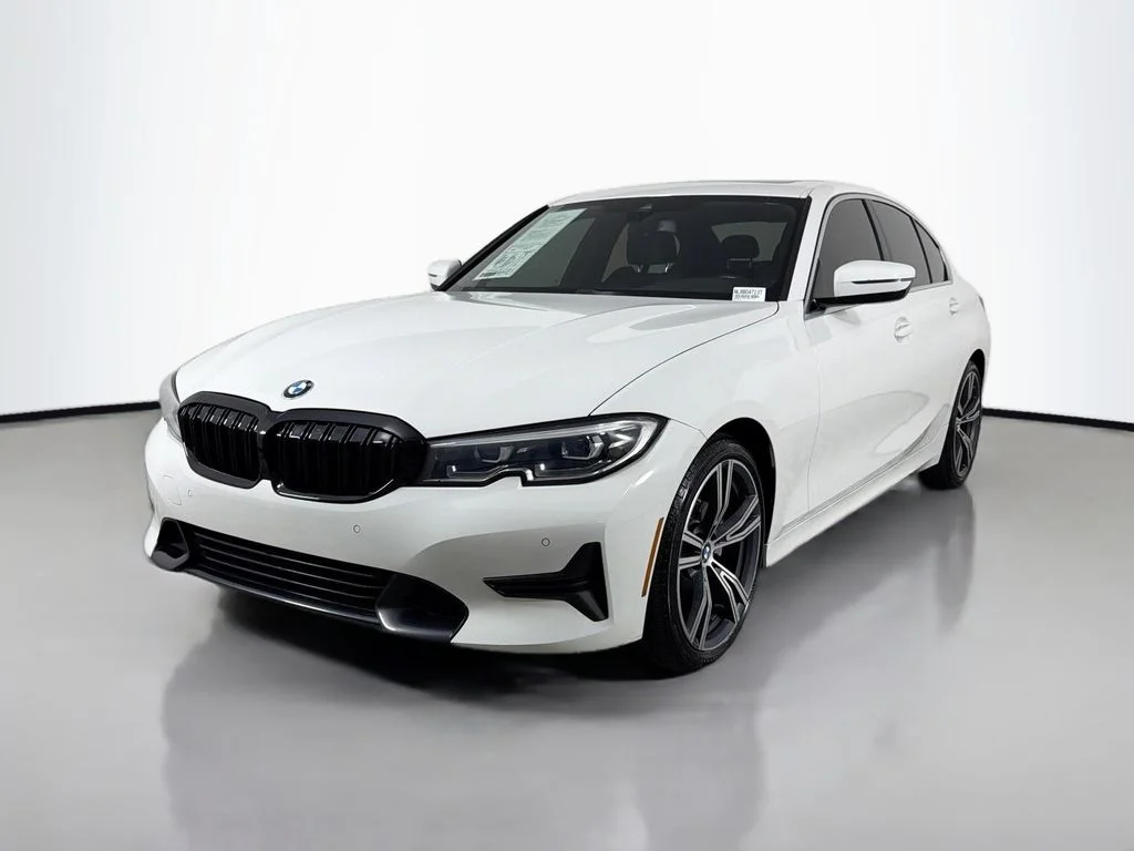 2020 BMW 3 Series 330i Sedan's photo
