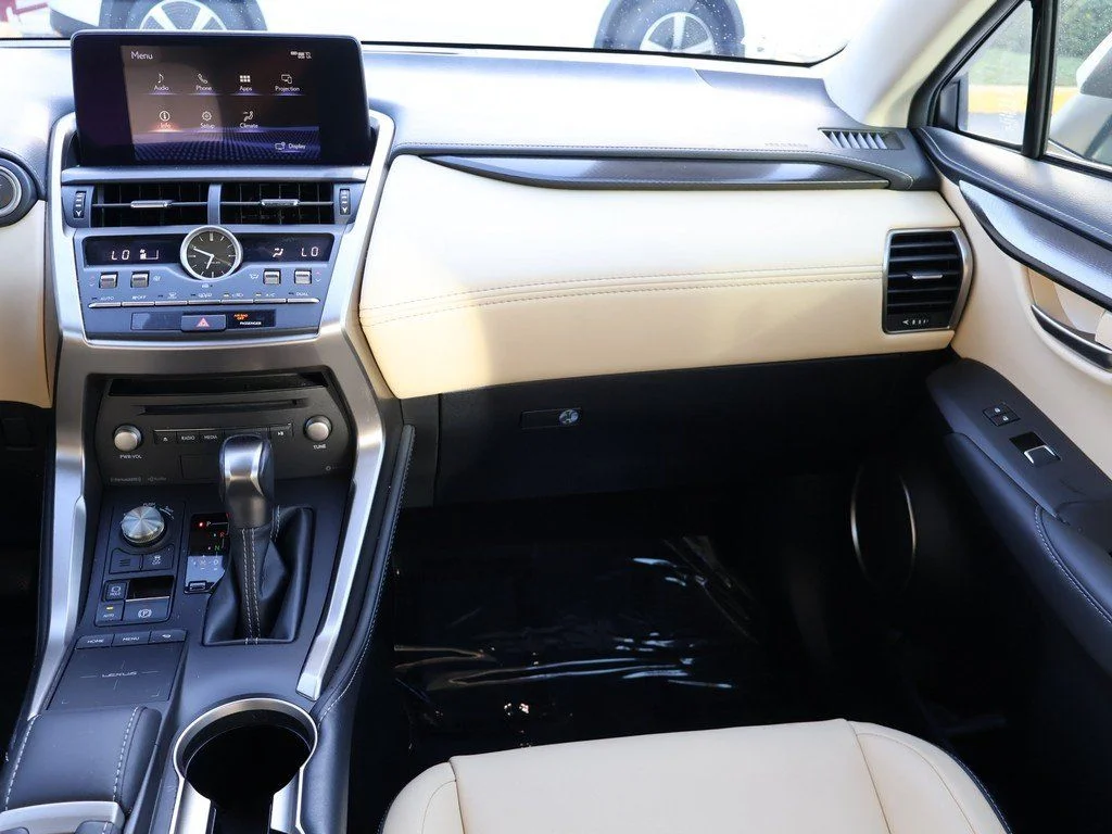 2021 Lexus NX 300 - Photo 40