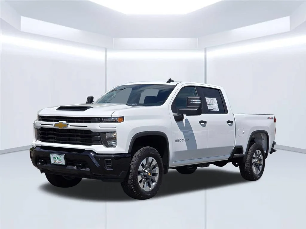 2026 Chevrolet Silverado 2500 HD Custom - Photo 2