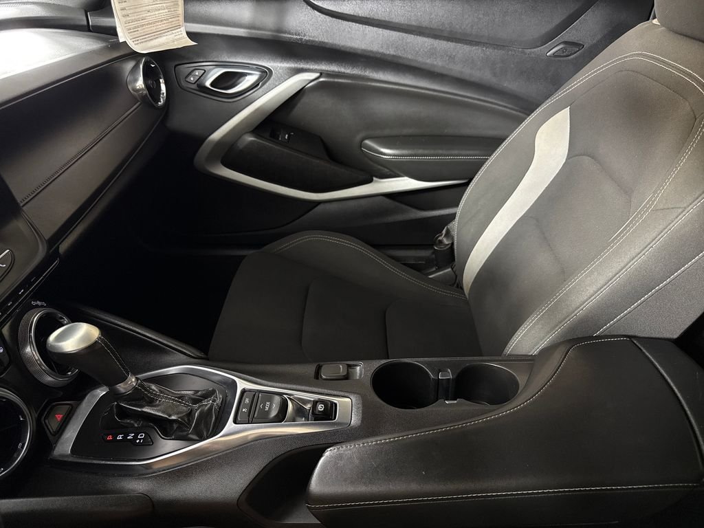 2020 Chevrolet Camaro 1LT - Photo 18