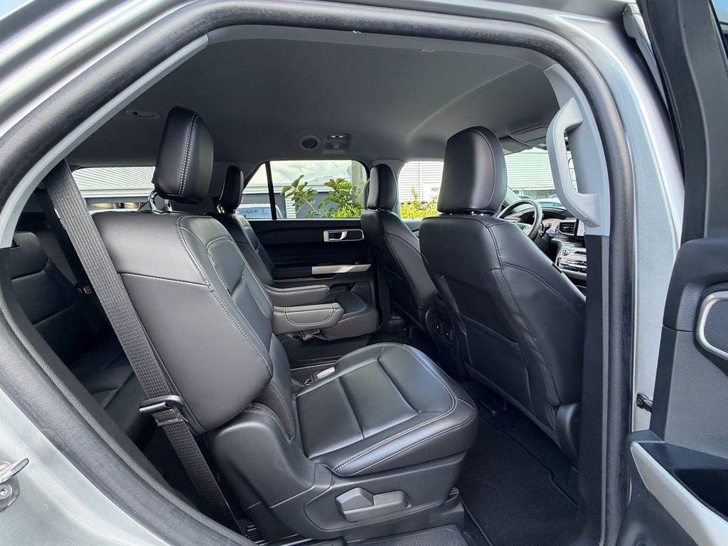 Used 2023 Silver Ford XLT image 16