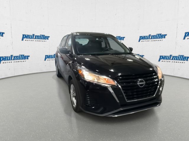 Certified Used 2025 Super Black Nissan S image 3