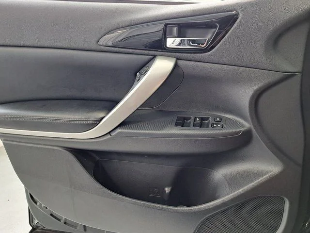 Used 2024 Black Mitsubishi SE image 20