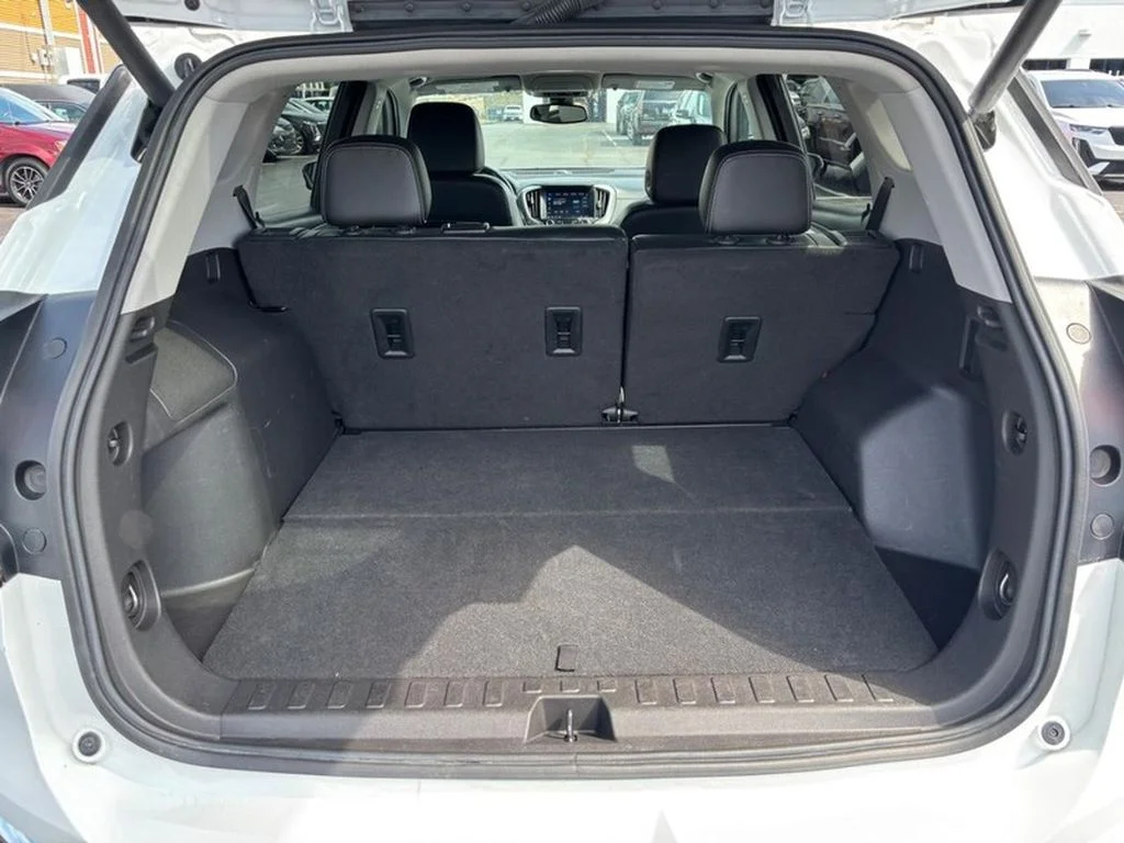 Used 2024 Summit White GMC SLT image 6