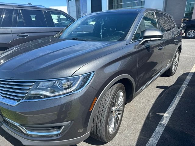 Used 2017 Gray Lincoln Reserve image 1
