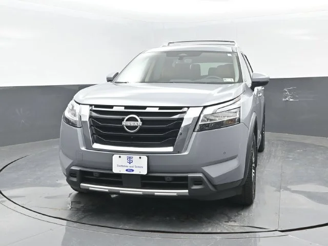 Certified Used 2024 Boulder Gray Pe Nissan Platinum image 25
