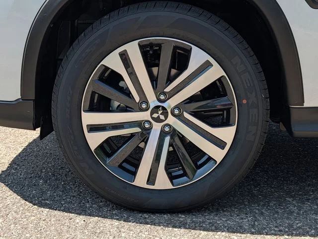 New 2026 White Diamond Mitsubishi 2.0 ES image 3