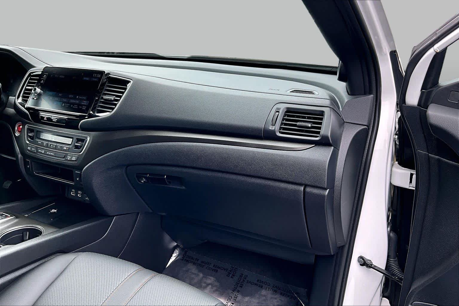 Used 2025 Platinum White Pearl Honda AWD TRAILSPORT image 19