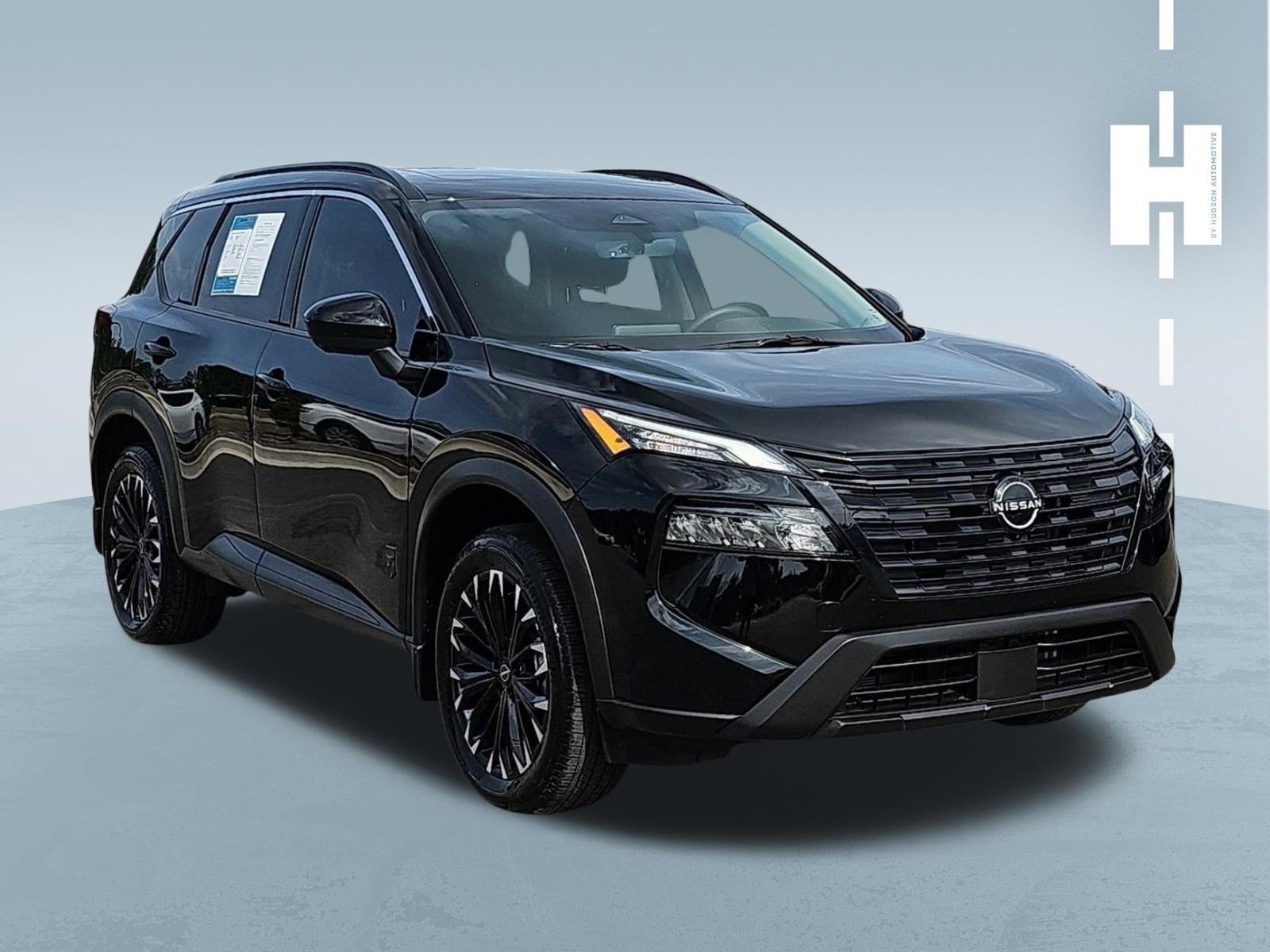2026 Nissan Rogue Dark Armor AWD's photo