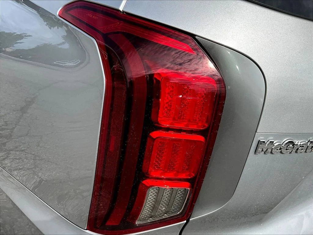 Used 2021 Silver Hyundai Limited image 27