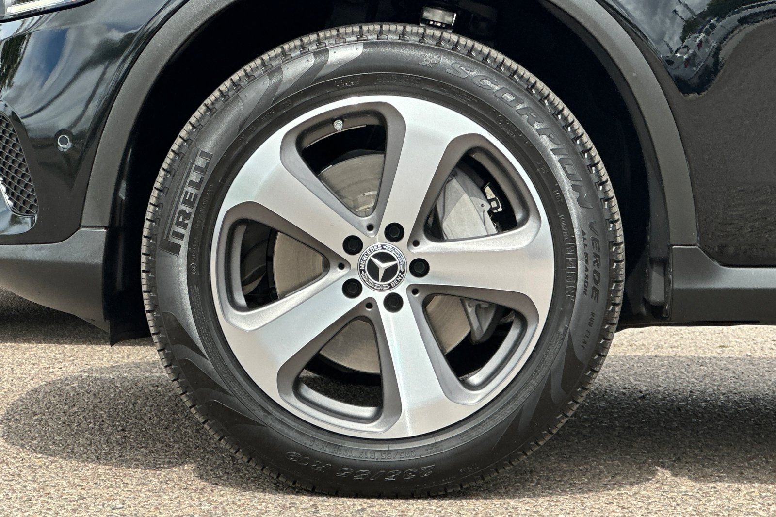 Used 2022 Black Mercedes-Benz GLC 300 image 24