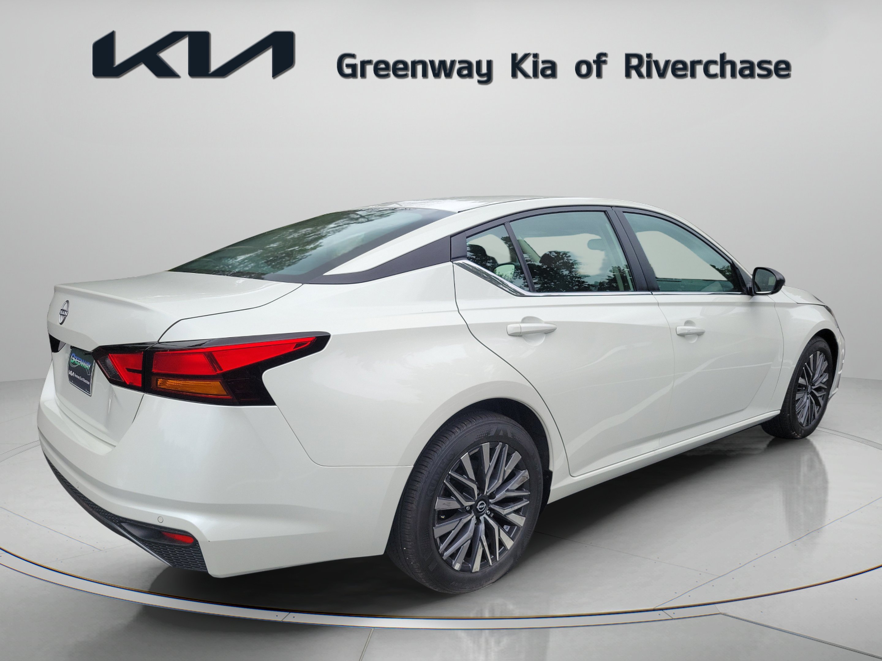 Used 2026 Pearl White Tricoat Nissan 2.5 SV image 6