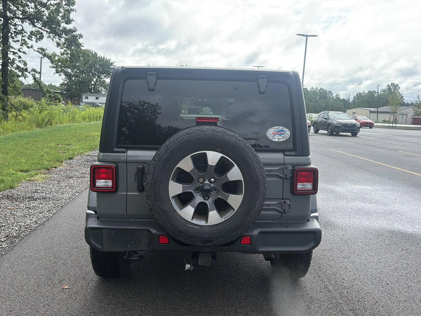 Used 2023 Sting-Gray Clearcoat Jeep Sahara image 5