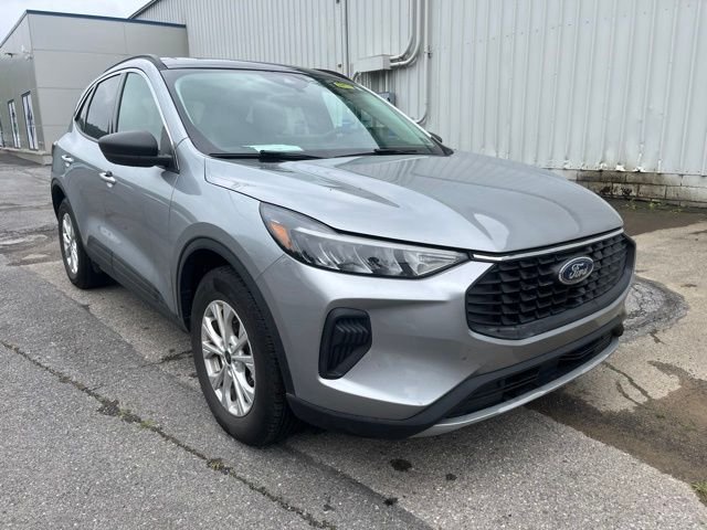 Used 2024 Silver Ford Active image 3