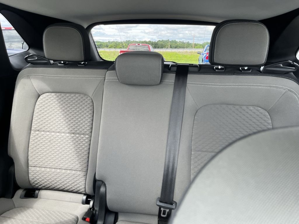 Used 2022 Silver Ford SE image 21