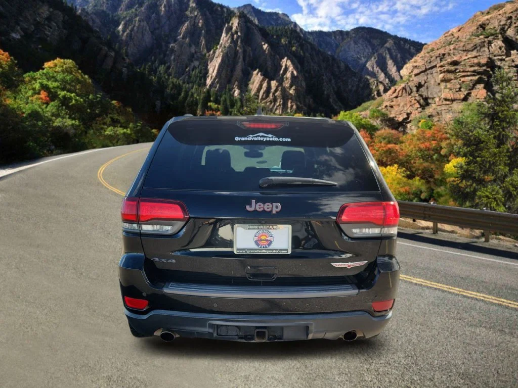 Used 2017 Black Jeep Trailhawk image 4