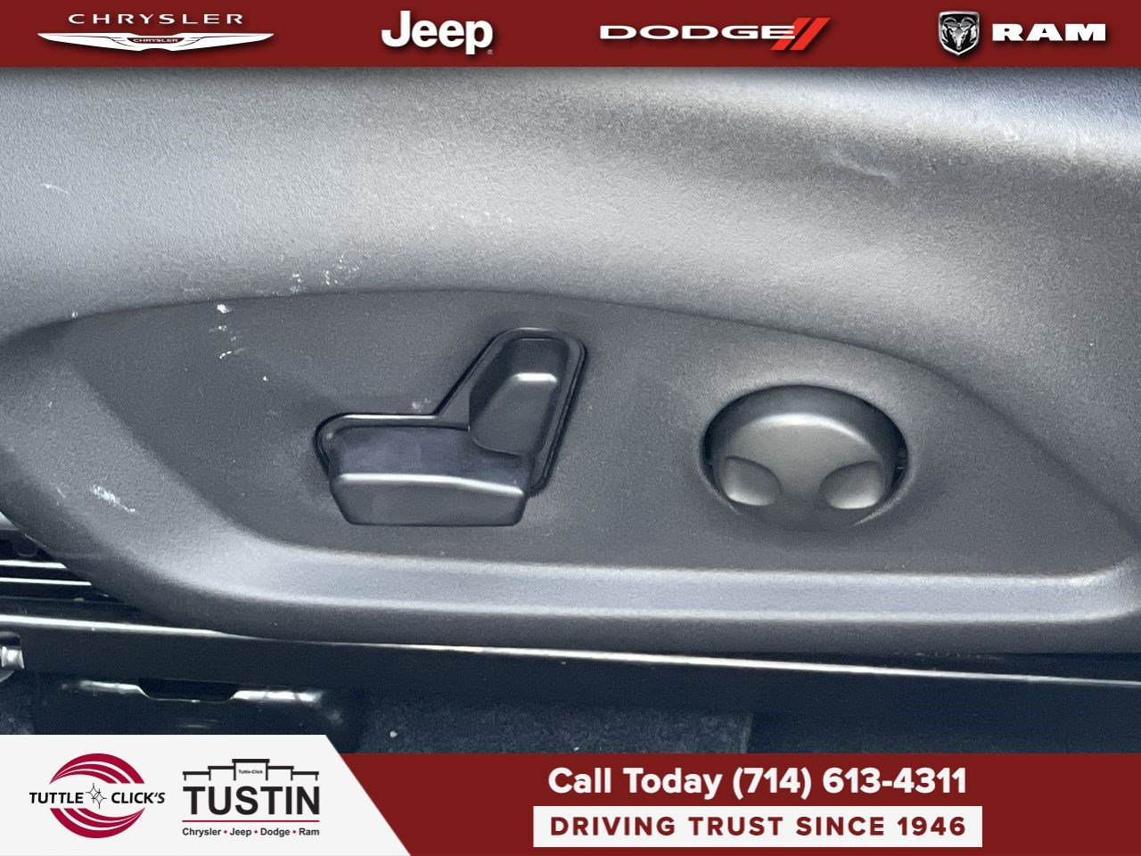 New 2026 Bright White Clearcoat Jeep Latitude image 22