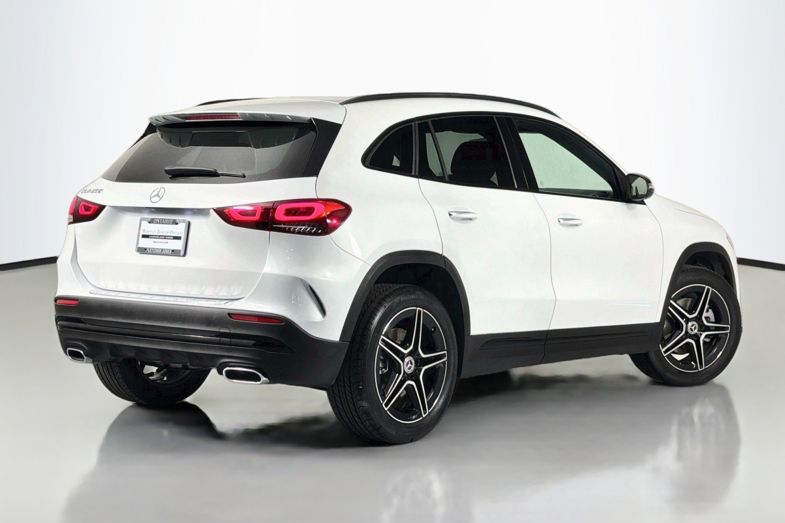 Used 2022 Digital White Metallic Mercedes-Benz 250 image 11