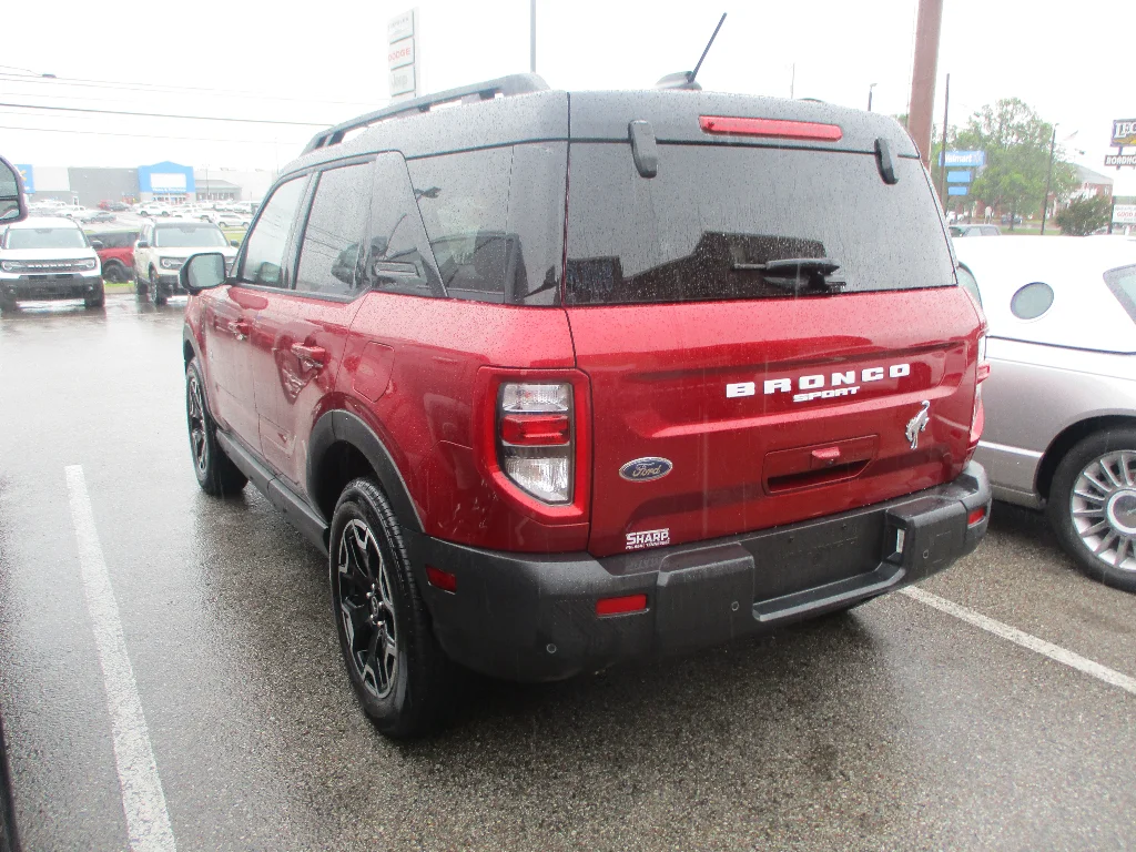 Used 2025 Ruby Red Metallic Tinted Clearcoat Ford Outer Banks image 21