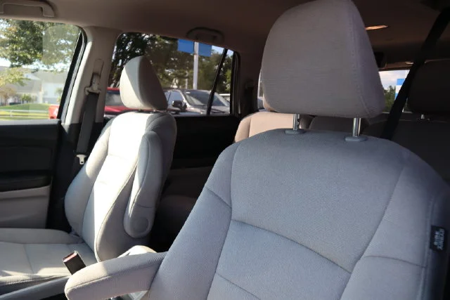 Used 2020 Lunar Silver Metallic Honda EX image 18