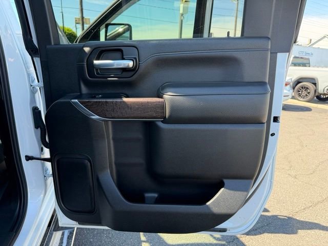Used 2022 White Frost Tricoat GMC Denali image 12
