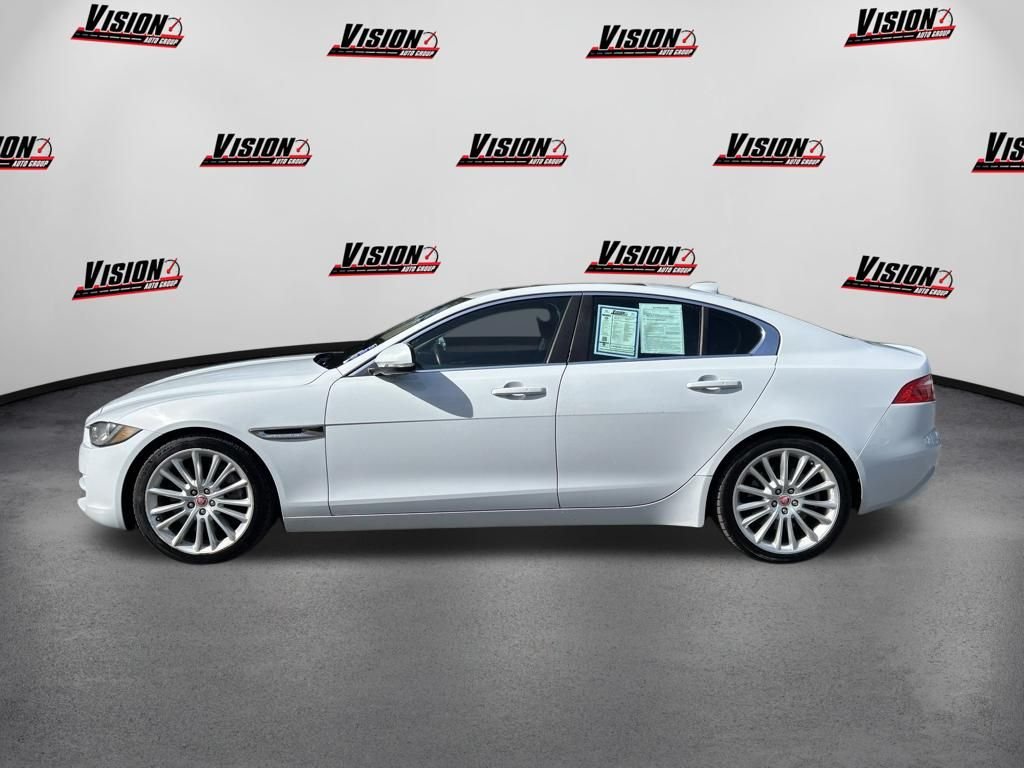 Used 2018  Jaguar 35t Portfolio Limited Edition image 7