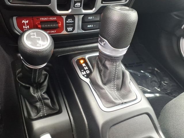 Used 2025 White Jeep Rubicon image 21