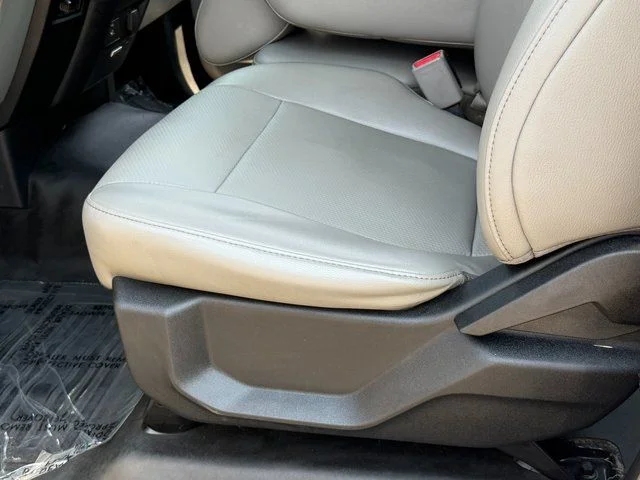 Used 2016 White Ford XL image 36