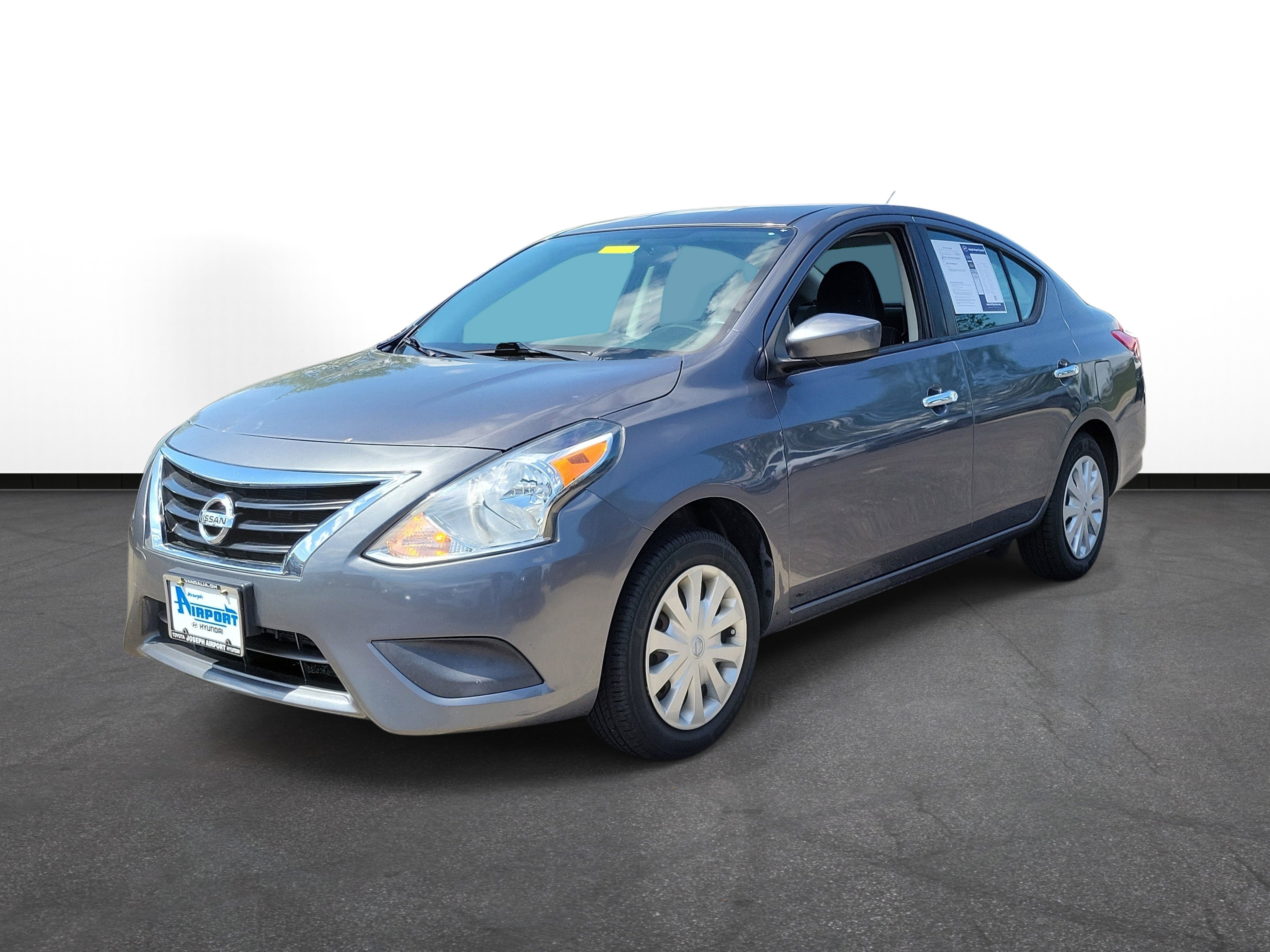 2019 Nissan Versa 1.6 SV CVT's photo