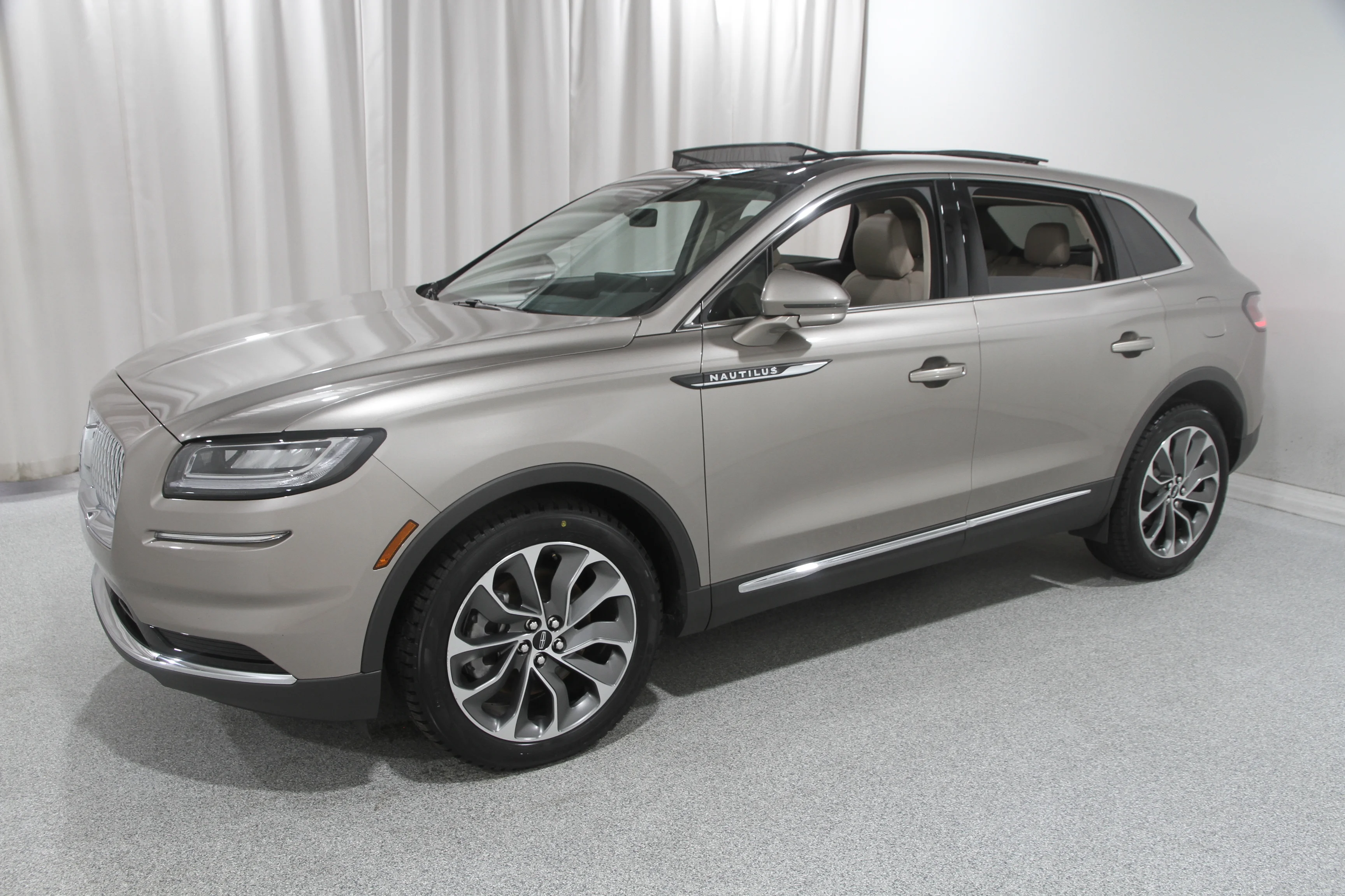 Used 2021 BEIGE Lincoln Reserve image 3