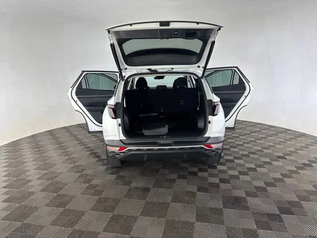 Used 2023 White Hyundai SEL image 20