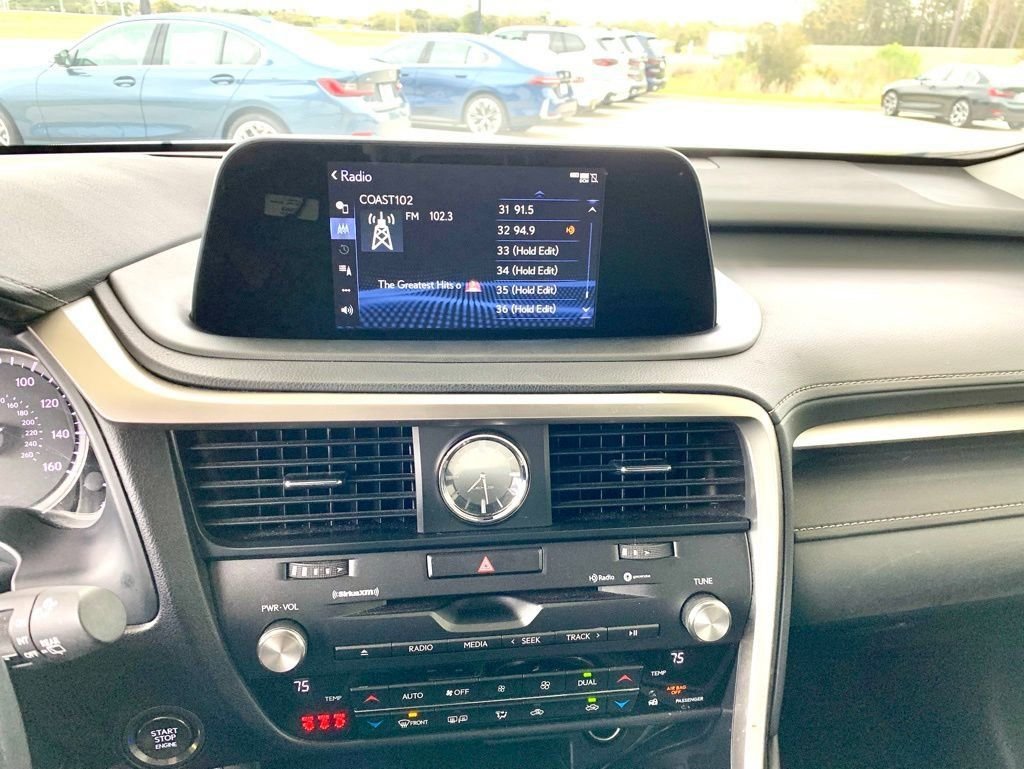 2022 Lexus RX 350 - Photo 16