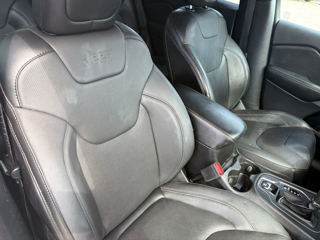 Certified Used 2021 Diamond Black Jeep Latitude Lux image 26