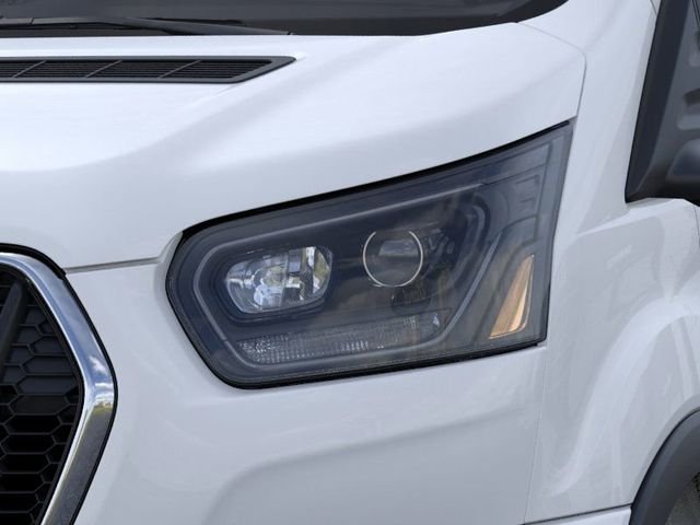 New 2026 Oxford White Ford Passenger Van XLT image 18