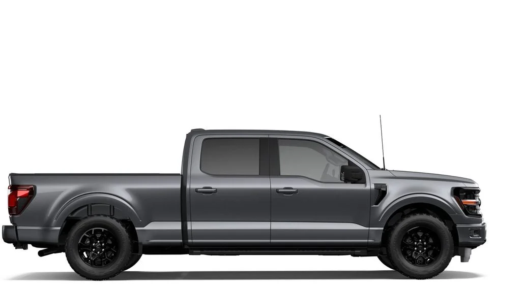 New 2026 Carbonized Gray Metallic Ford XLT image 5