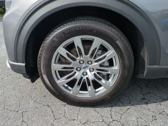 Used 2025 Gray Ford Platinum image 10