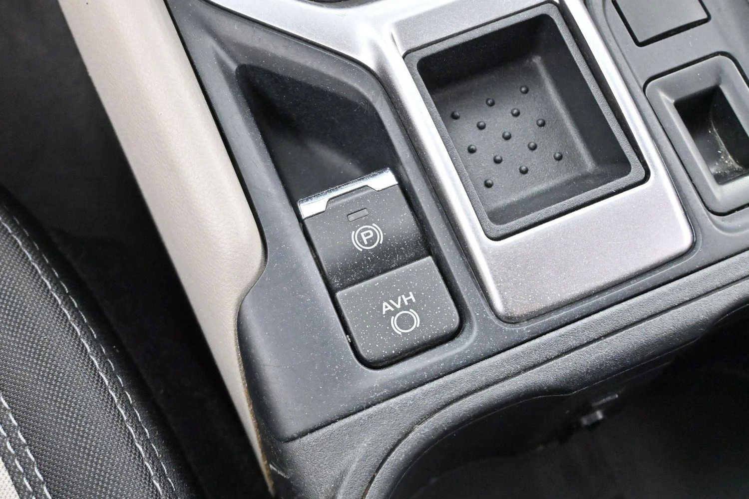 Used 2021 Crystal White Pearl Subaru Base image 20