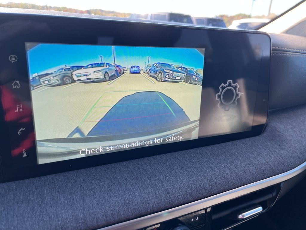 Used 2025 Gray Nissan SV image 16