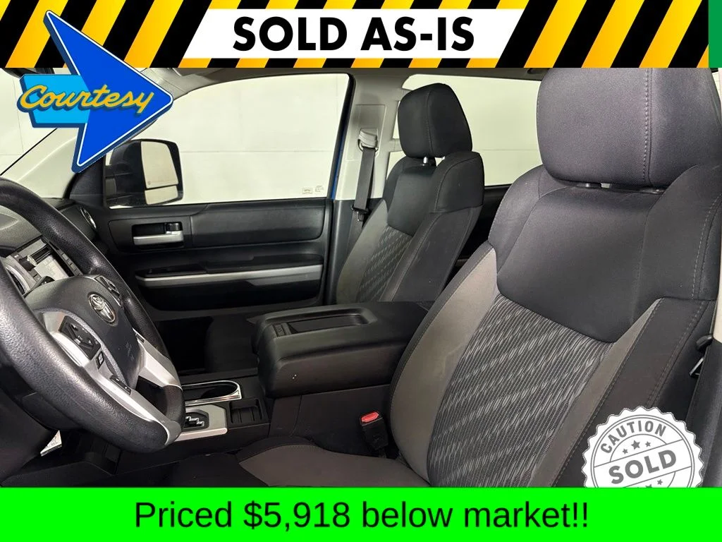 Used 2018 Blue Toyota SR5 image 18