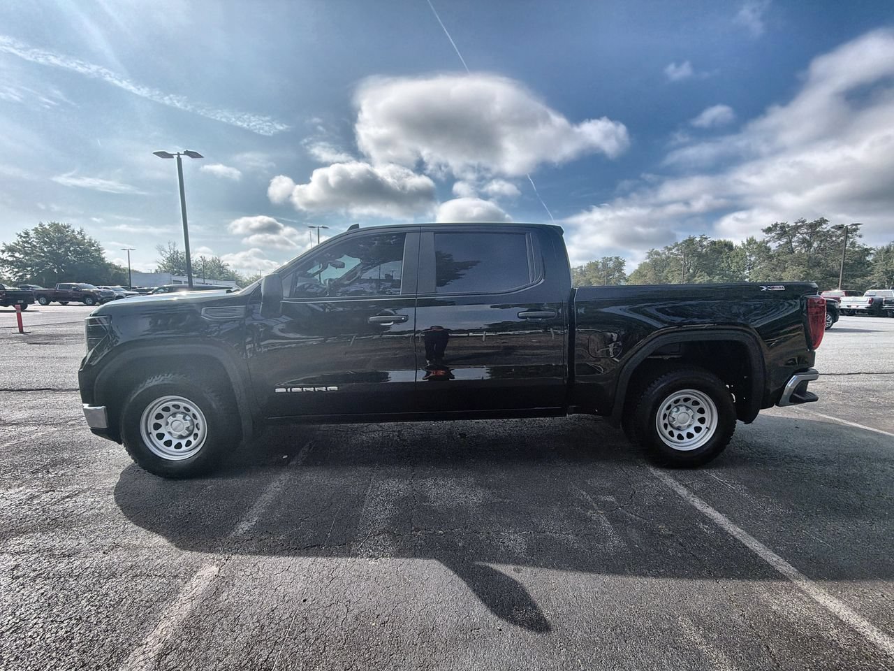 Used 2024 Onyx Black GMC Pro image 5